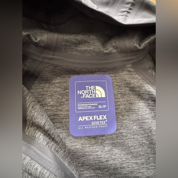 The North Face Gortex Rainshell - Picture 5 of 5